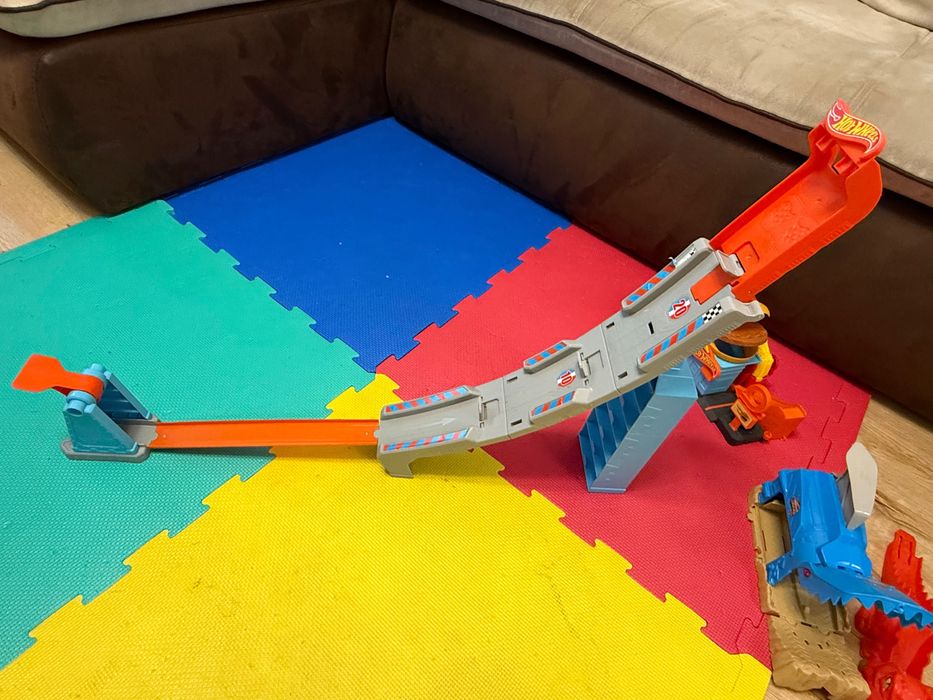 Писти Hot wheels