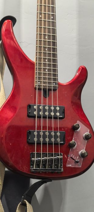 Yamaha TRBX305 RED - 5 струный бас