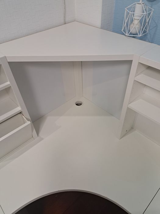 Стол компьютерный белый угловой