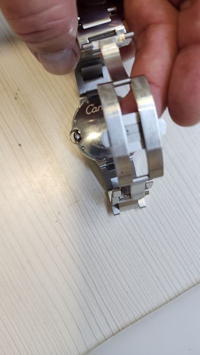 Продам японские кварцевые часы CARTIER