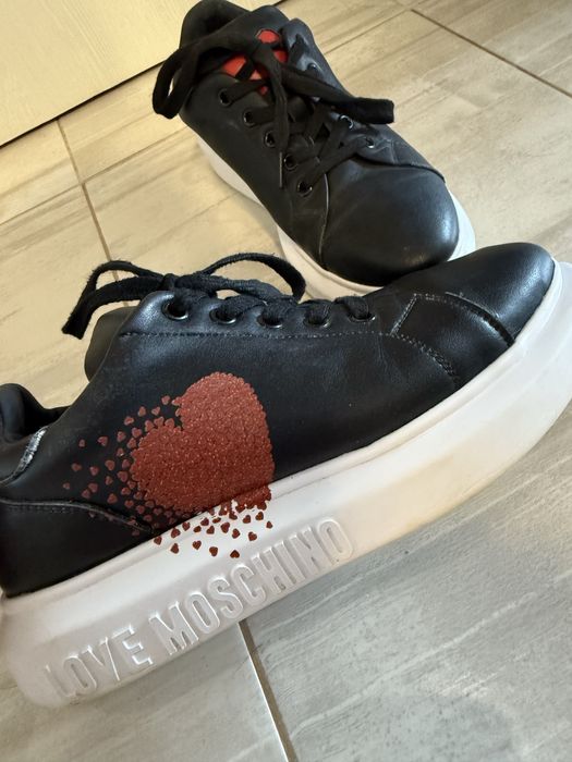 Love moschino обувки.Използвани