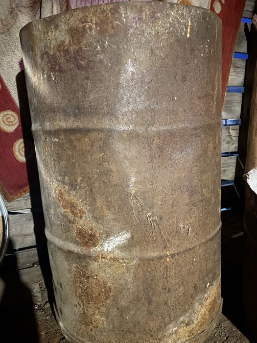 Продам 200 л бочку