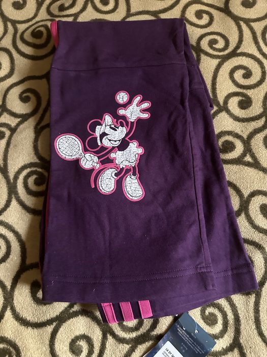 Проются штаны Адидас