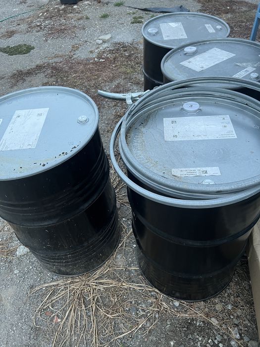 Butoaie de metal de 220 l