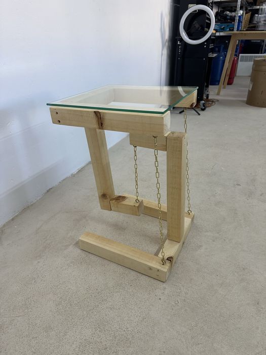 Масивна дървена “летяща” помощна маса / floating table