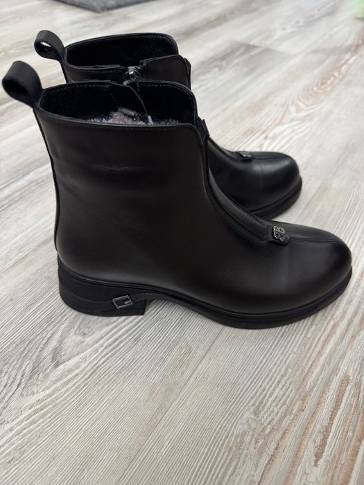 Зимние ботинки женские