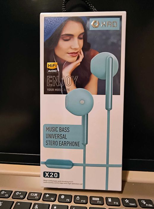 Casti cu fir pentru dispozitive echipate cu o mufa jack de 3,5 mm