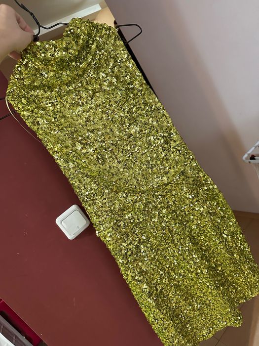 Чисто нови рокли