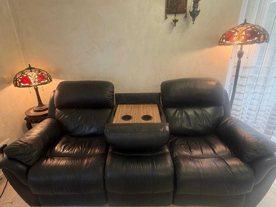 Canapea piele neagră cu recliner 3 locuri
