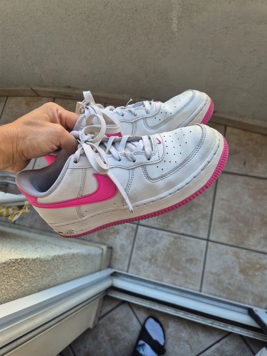 Маратонки Nike 37.5