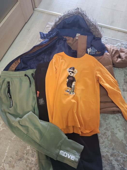 Лот дрехи със зимно яке