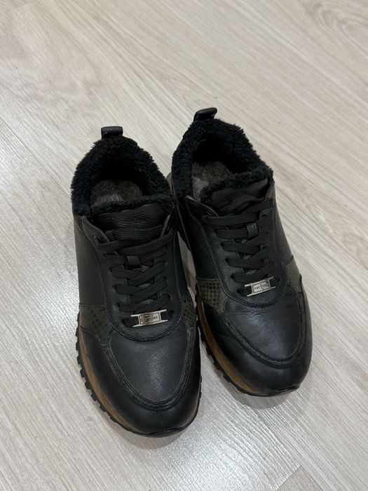 Зимние женские кожаные кроссовки