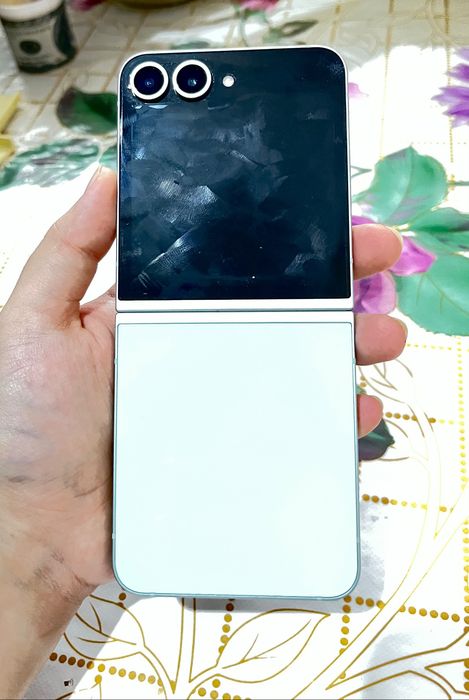 Samsung Z Flip 6