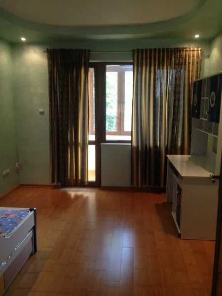 Дава се под наем Двустаен апартамент в Бургас, Възраждане - 85 кв.м за 290 € - Снимка #4