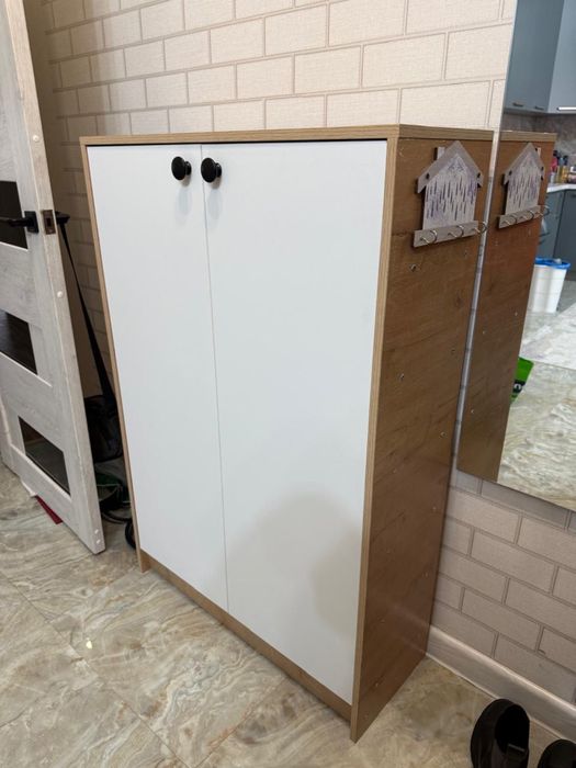 Шкаф для обуви белые двери