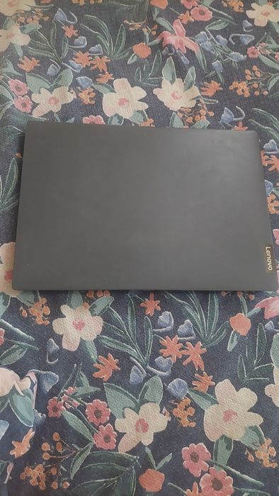 Laptop Lenovo V14-ADA | AMD Ryzen 3 3250U | 6GB RAM | SSD NVMe | Ecran 14" Full HD