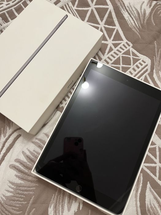IPad 9 почти новый(полное комплектация)