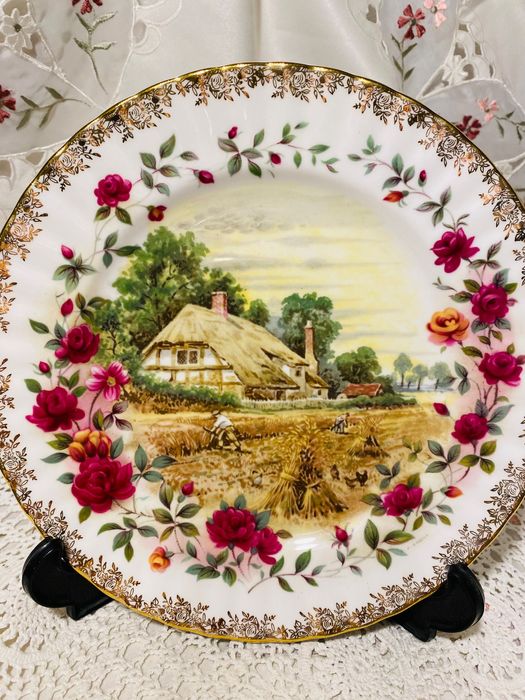 порцеланова чиния за стена