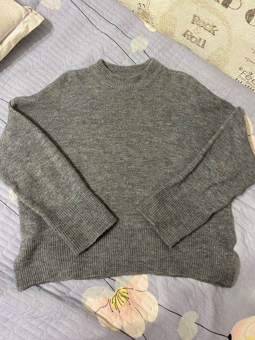 Продается серая кофта