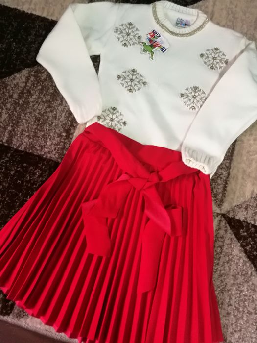 Seturi pentru fetite (fusta și bluza)