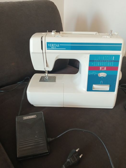 Срочно продам швейную машину