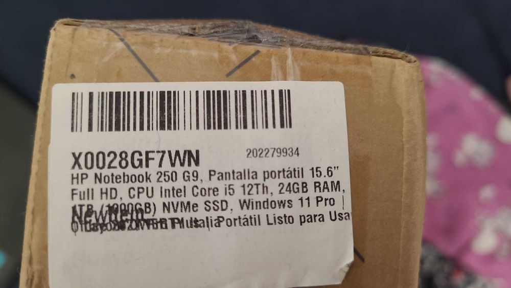 Laptop HP 250 G9 , cu Intel i5-1235U , 24 gb ram , ssd 1 tb -nou
