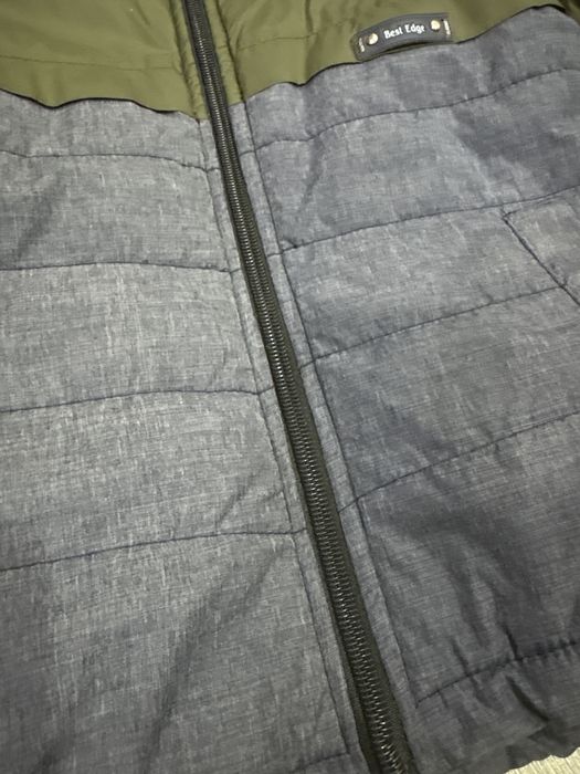 Продам куртку детскую