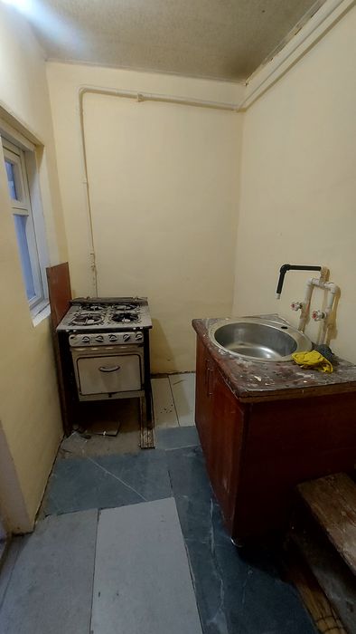 Ижорага 5 хонали ховлича берилади Вокзал худудида.