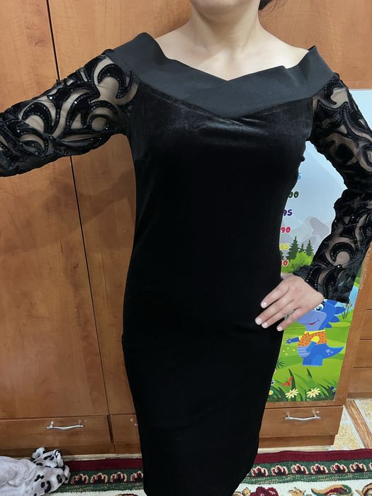 Продается вечерные платие