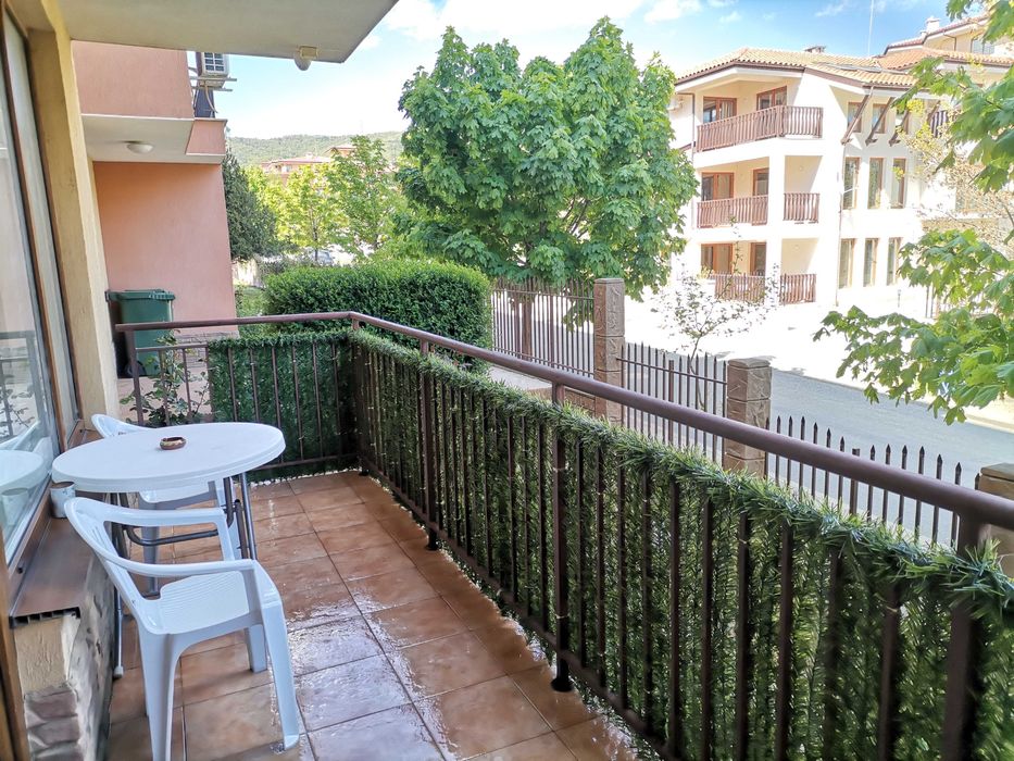 Апартамент в комплекс до плажа Свети Влас. Ранни записвания