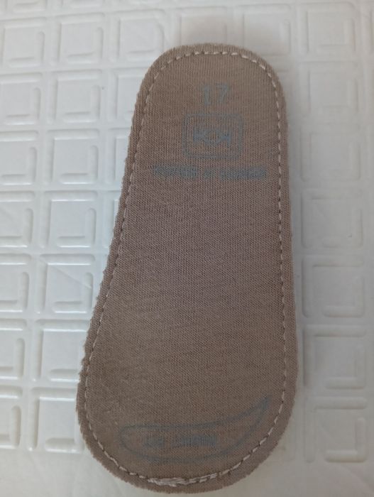 Модерни бебешки обувки за прохождане Barefoot в бежовоо