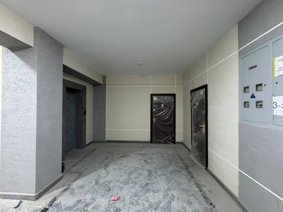 Яккасарай , Нукус авеню , 4/4/12 , 98,29 кв м , 1525 $ за кв м  .