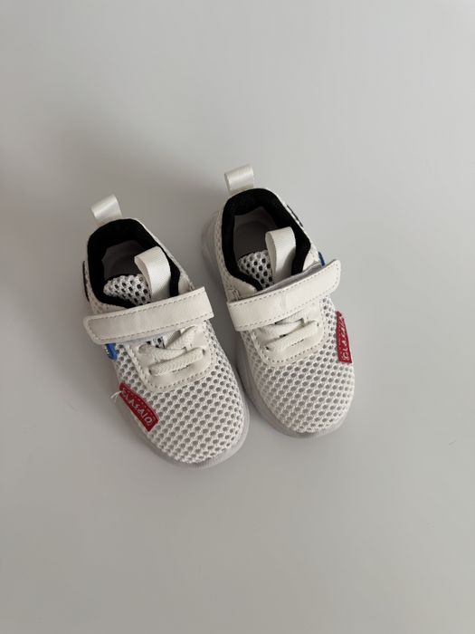 Кроссовки для ребенка