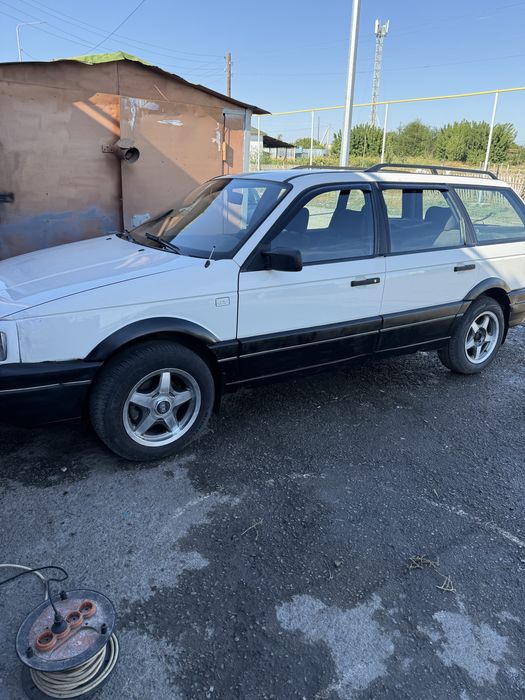Продам Passat B3 Универсал.Состояние идеал