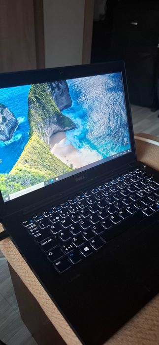 Бизнес лаптоп с Windows.Готов за употреба