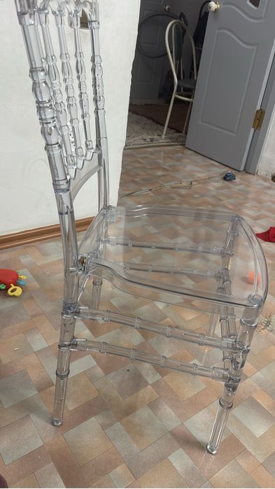 Стул прозрачный новый