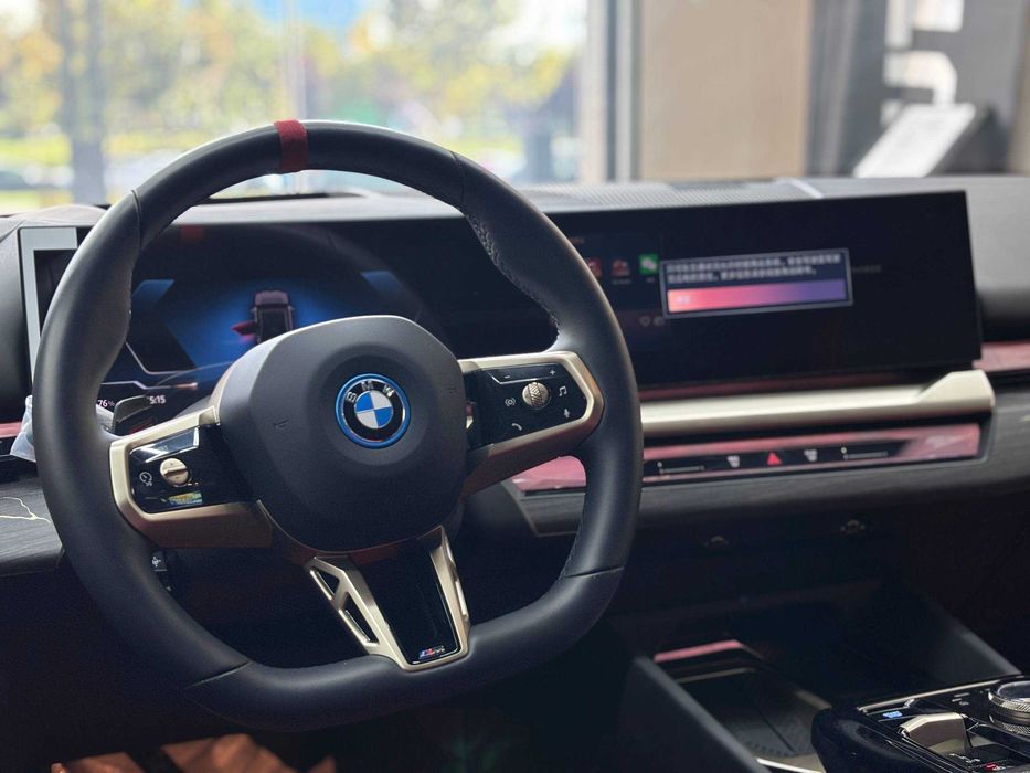 BMW i5 50L M sport sotuvga tayyor srochna