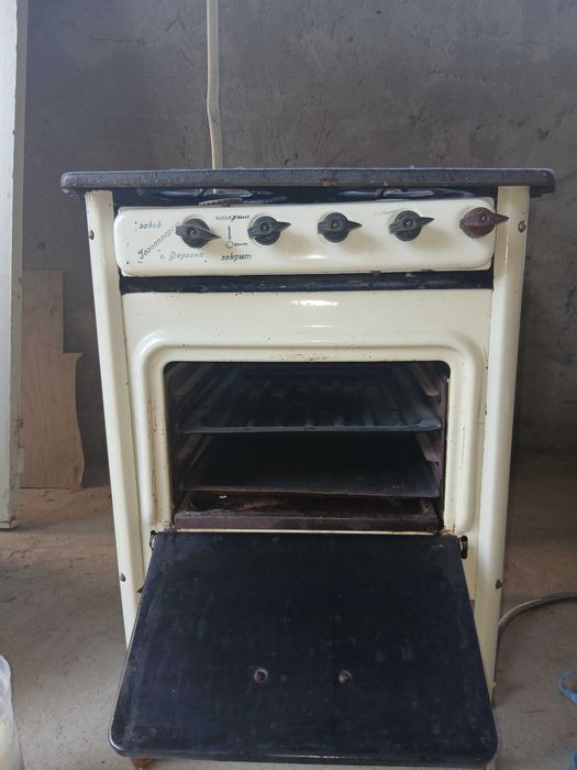 Продаю газовую плиту