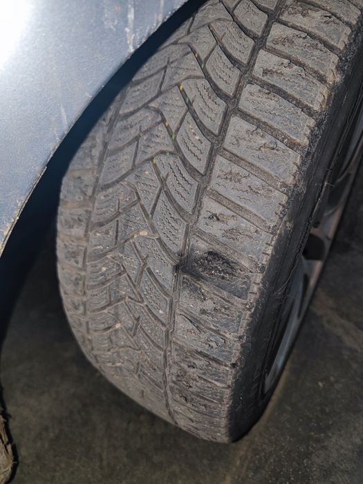 3 anvelope Dunlop 225 45 17 uzate