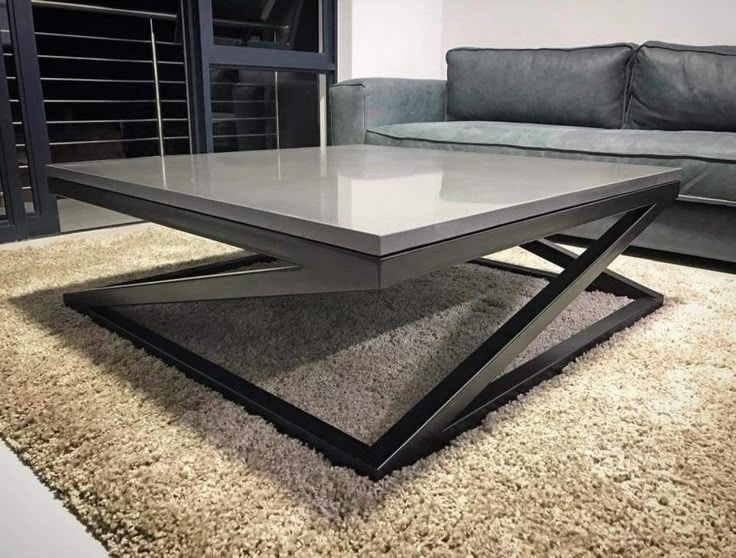Confecționez măsute ,mobilier la comandă .