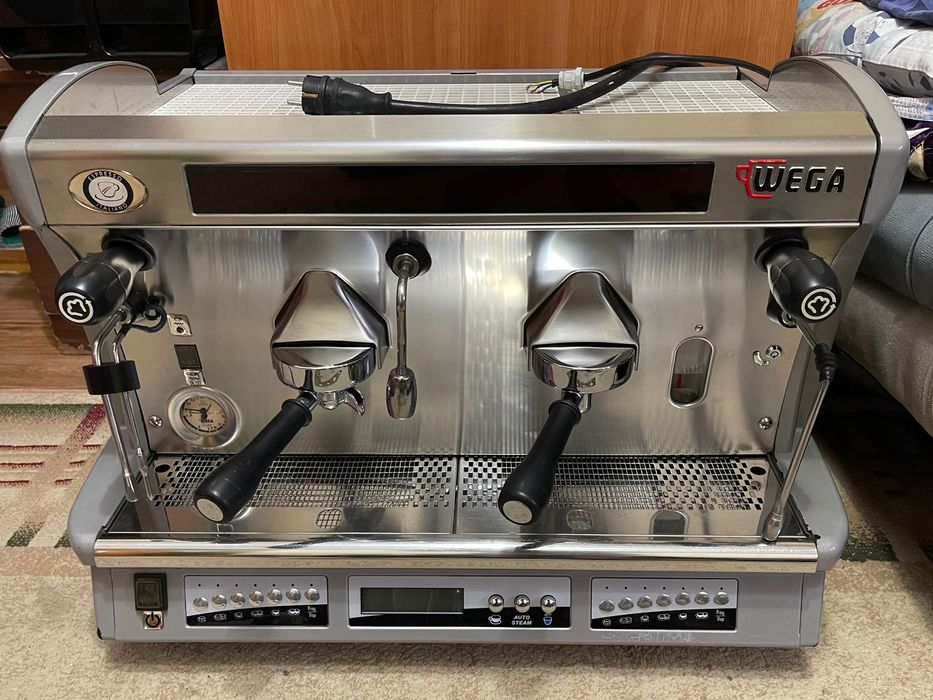 Профессиональная Кофемашина Wega