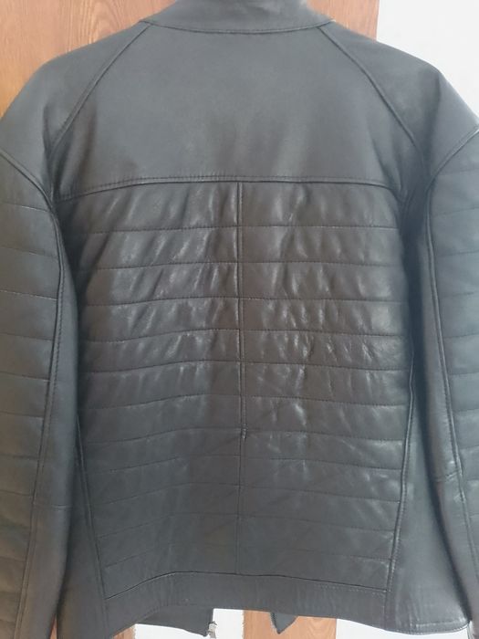 Geacă bărbătească din piele naturală de calitate superioară