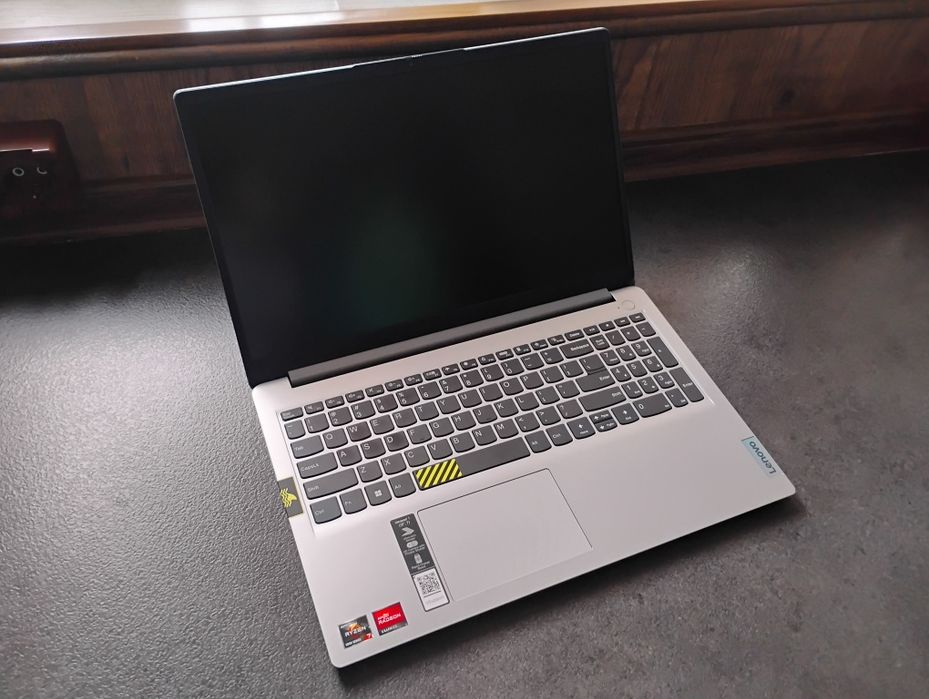 Laptop Lenovo - Ryzen 7 - 5000serie - RX Vega 8