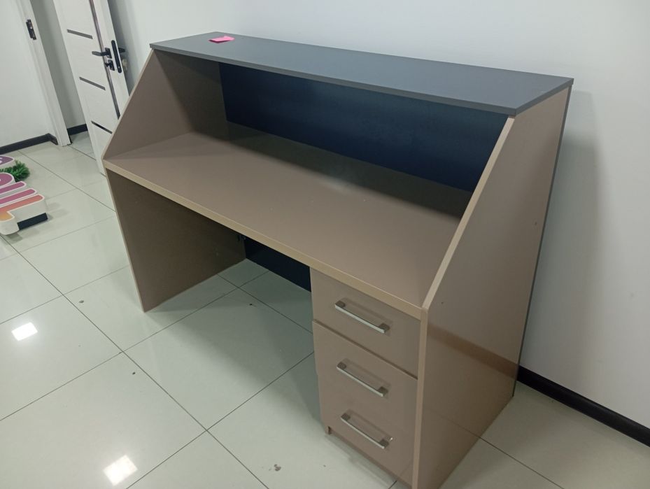 Продается стол стойка