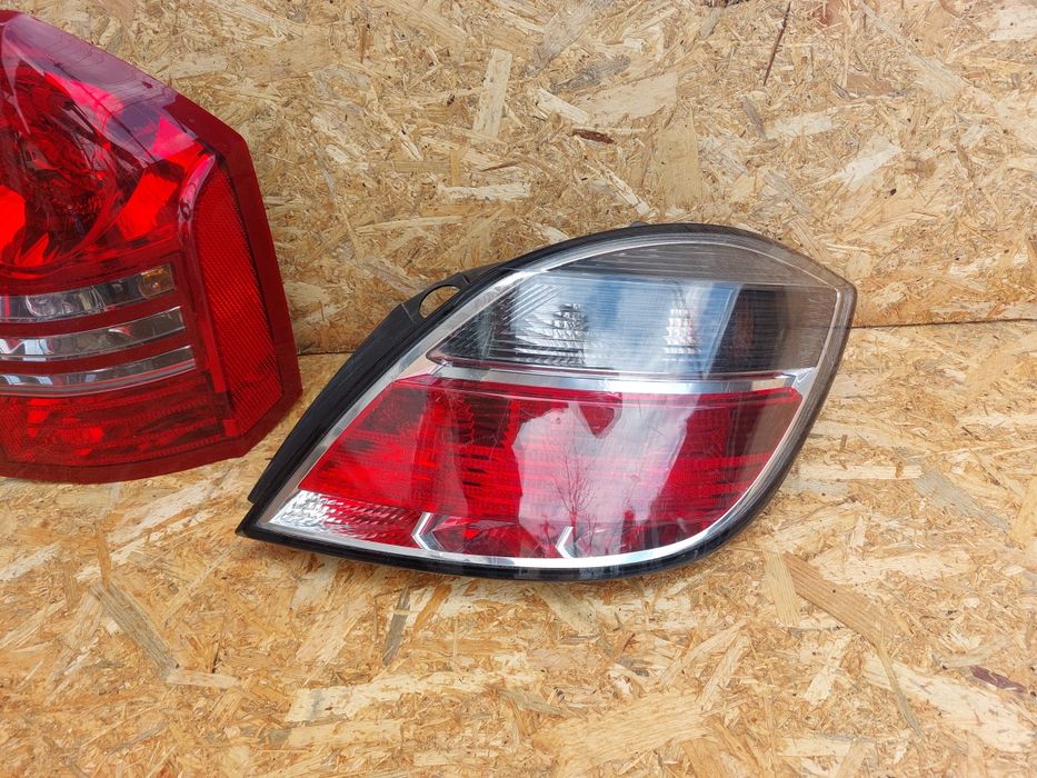 Stop tripla dreapta opel astra h gtc chrysler 300c originale