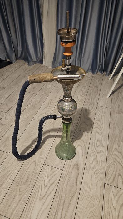 Narghilea de bronz