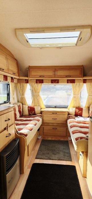 EXCELENTA 2 berth 2006, curata si uscata, bine intretinuta. Posibil schimb cu ATV Renegate 1000 sau 4x4. INAMATRICULATA RO