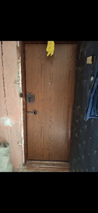 Продам входную дверь!