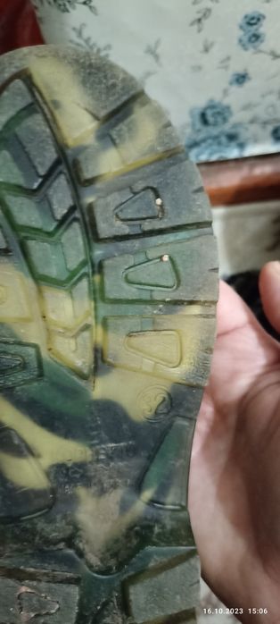 Резиновые сапоги