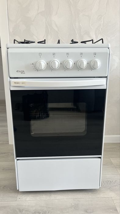 Продам газовую плиту
